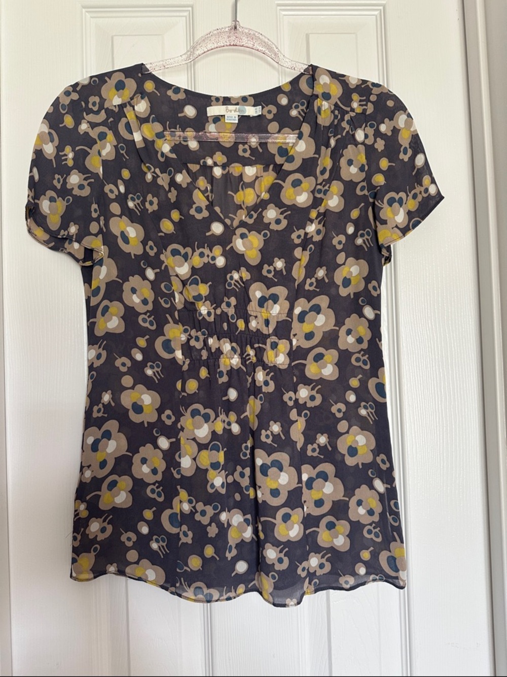 Boden Floral Short-Sleeve V-Neck Blouse with Yellow and Cream Flowers